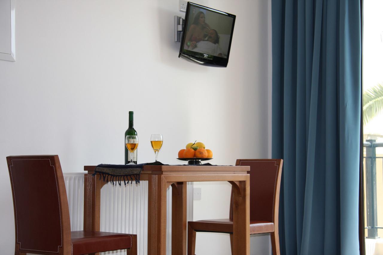 C & A Hotel Apartments 폴리스 외부 사진